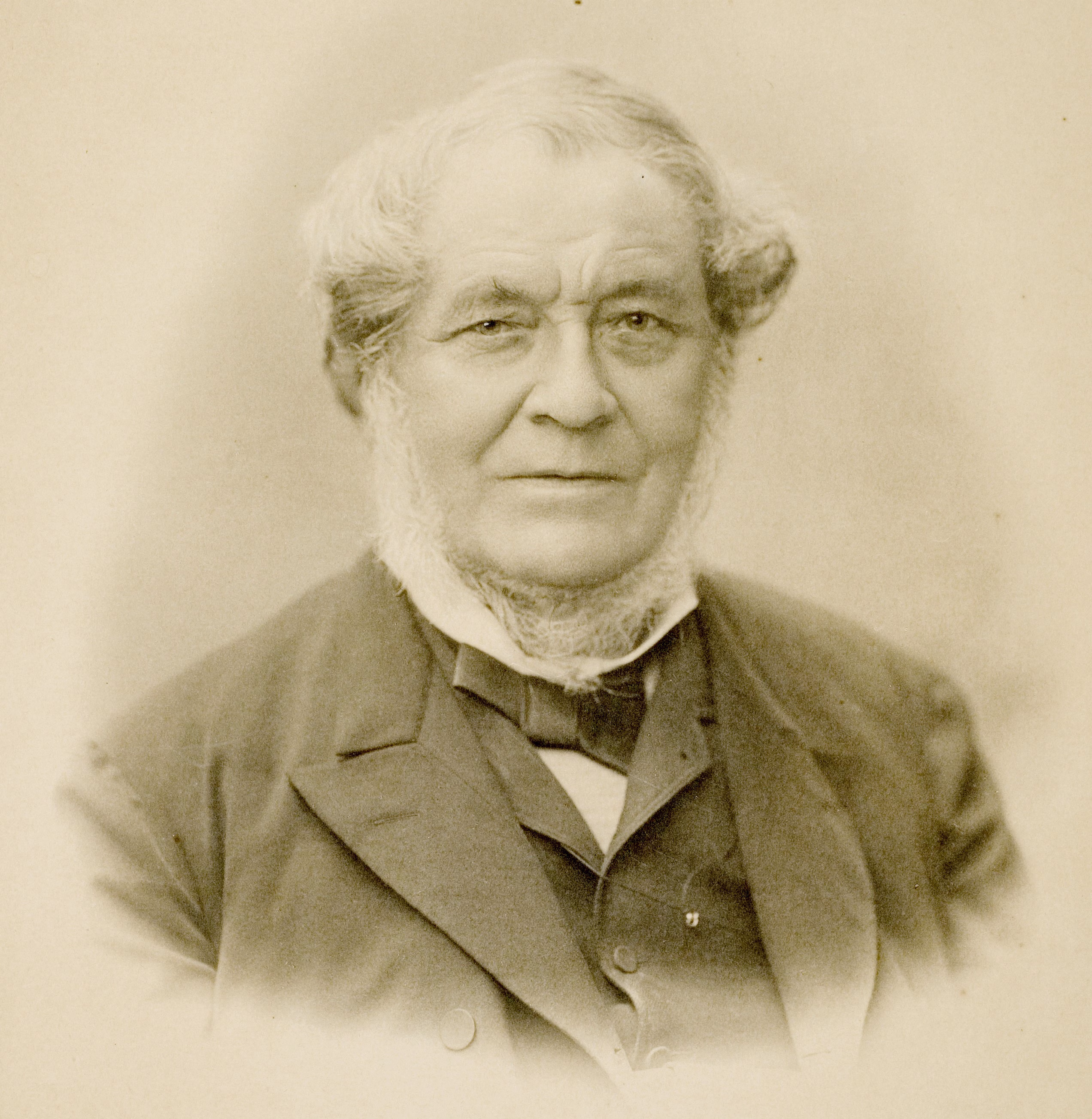 Robert_Wilhelm_Bunsen_(HeidICON_53016)_(cropped) CC BY-SA 4.0