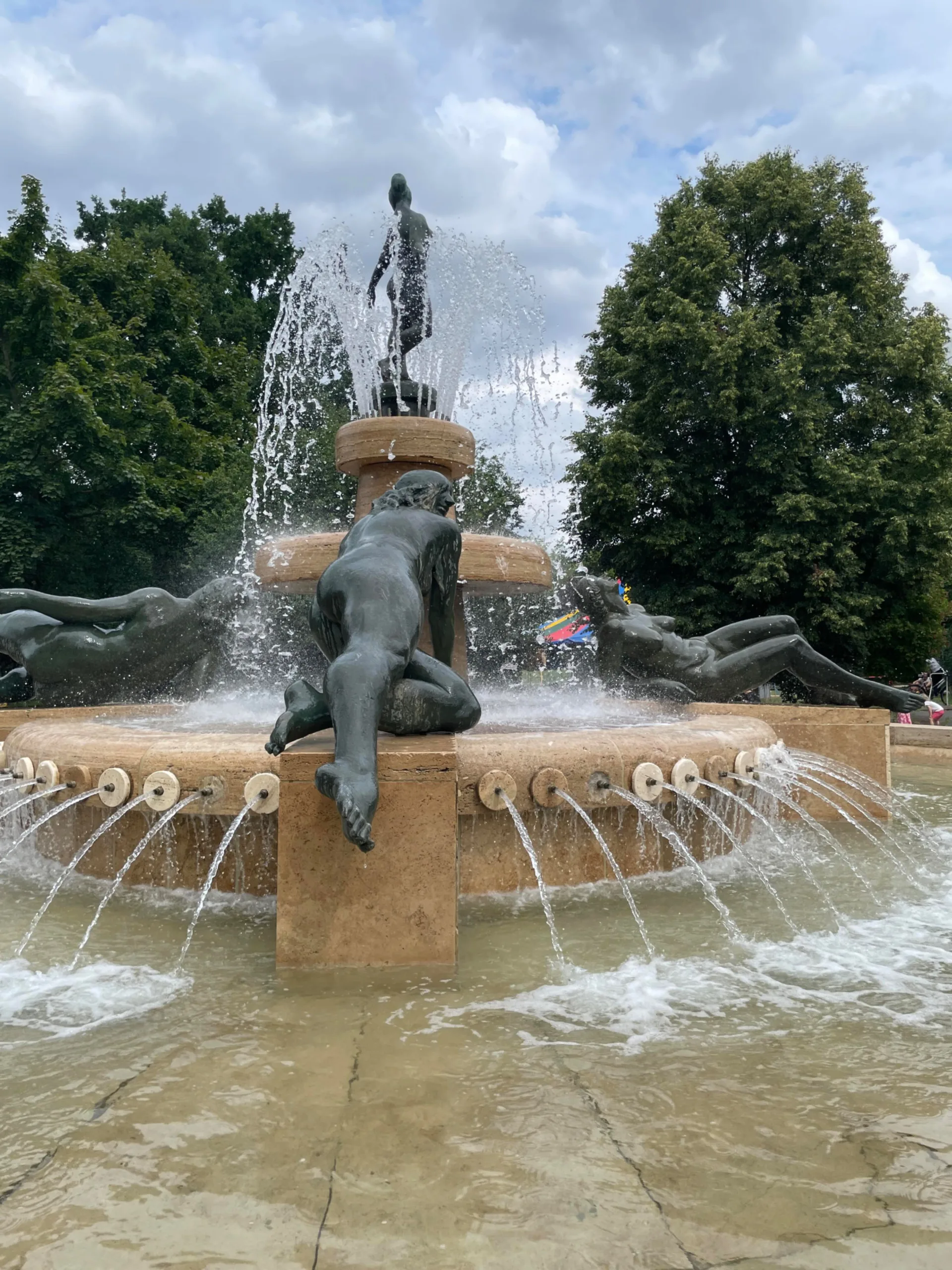 Frauenbrunnen1